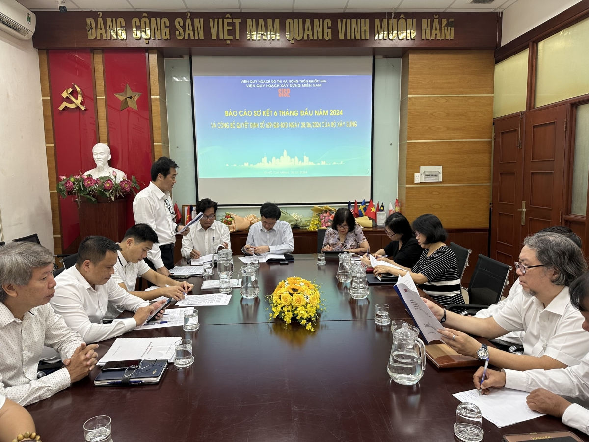 Lãnh đạo Viện Quy hoạch đô thị và nông thôn quốc gia làm việc với Viện Quy hoạch xây dựng miền Nam